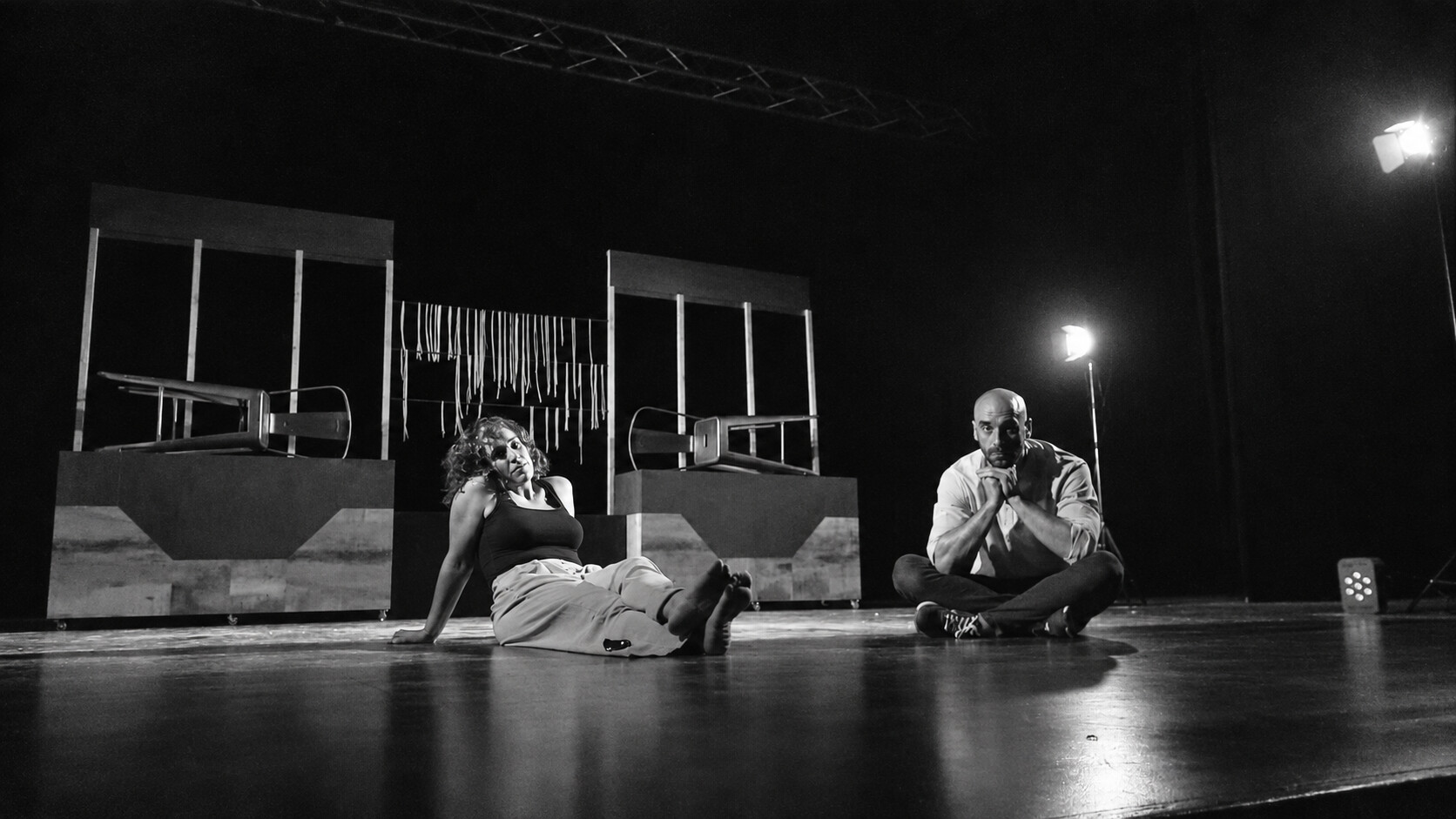 Deux artistes en répétition sur le plateau de LA VILLAMARA